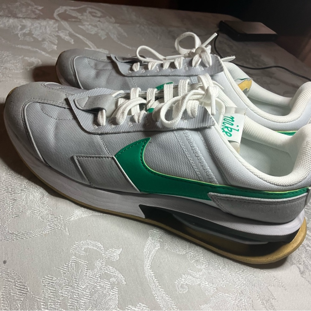 Nike Air Max Pre-Day Men's White and Pure Platinum Stadium Green
